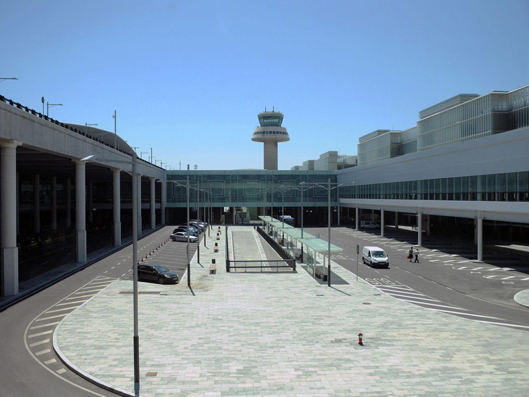 Air Rooms Barcelona Airport By Premium Traveller El Prat de Llobregat Extérieur photo
