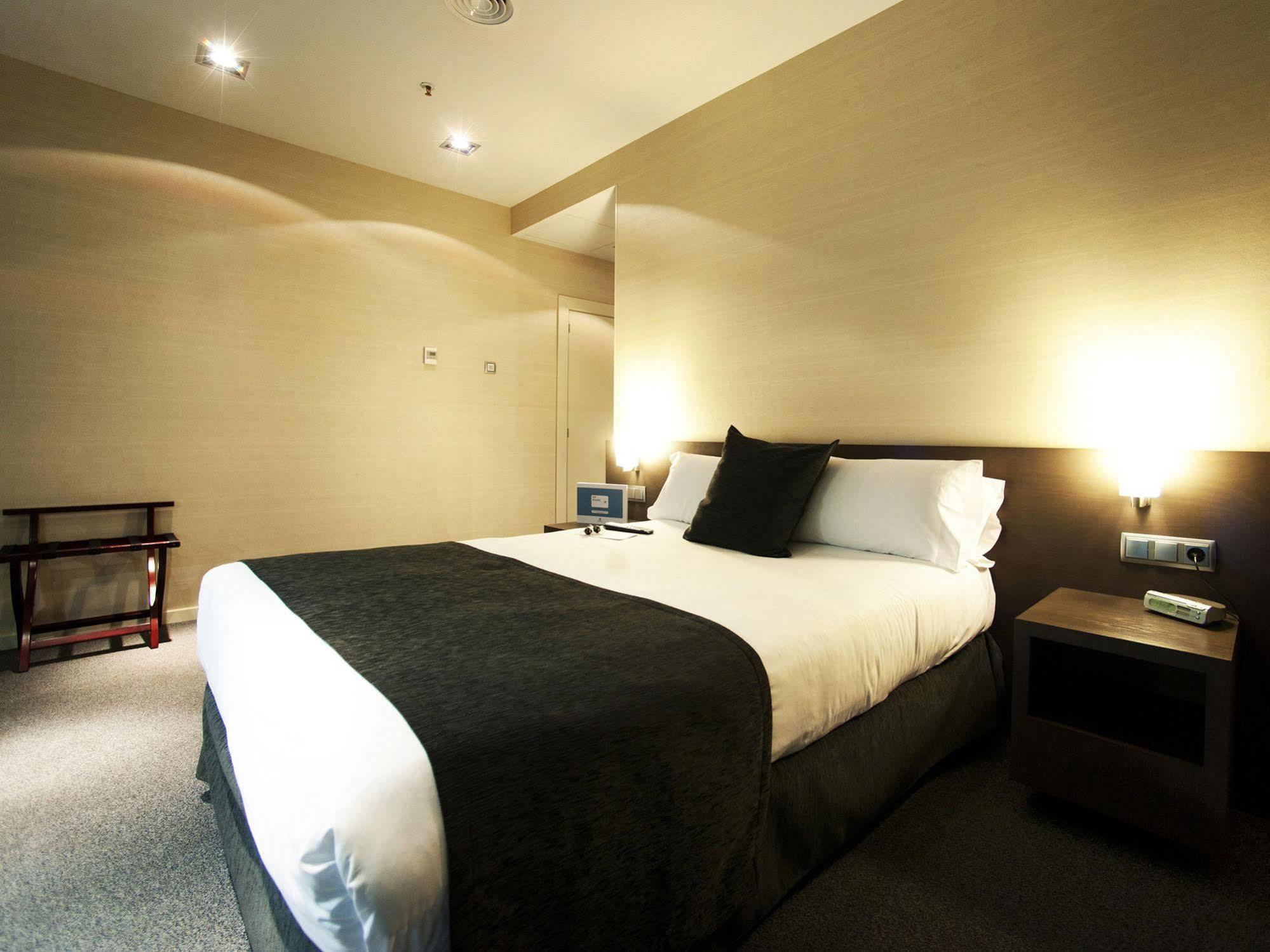 Air Rooms Barcelona Airport By Premium Traveller El Prat de Llobregat Extérieur photo