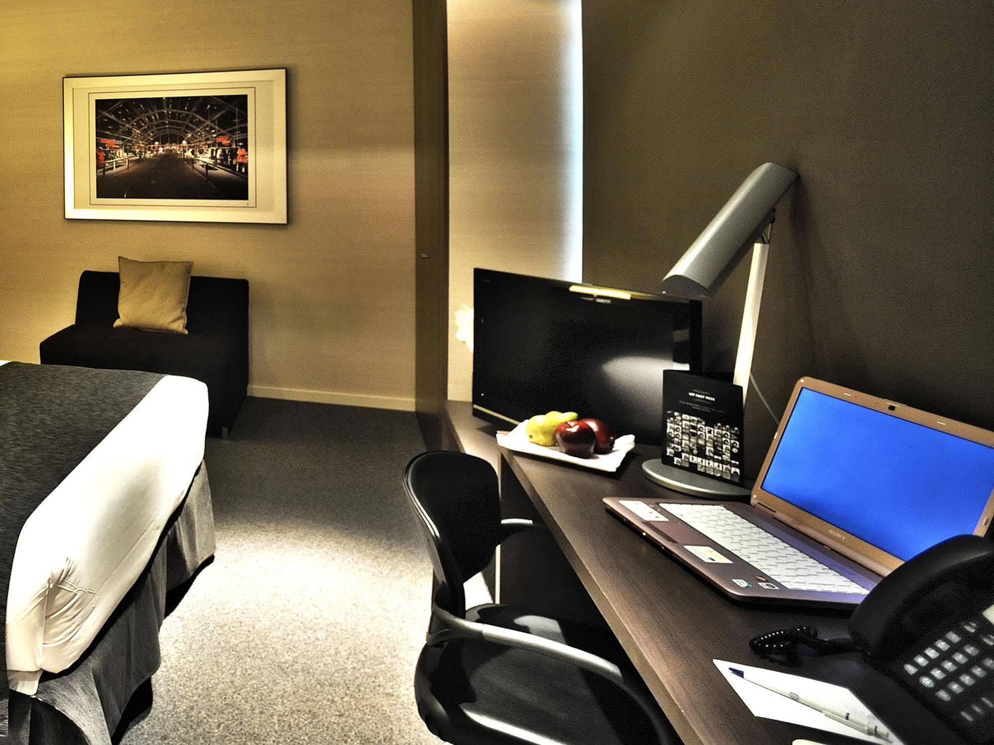 Air Rooms Barcelona Airport By Premium Traveller El Prat de Llobregat Extérieur photo